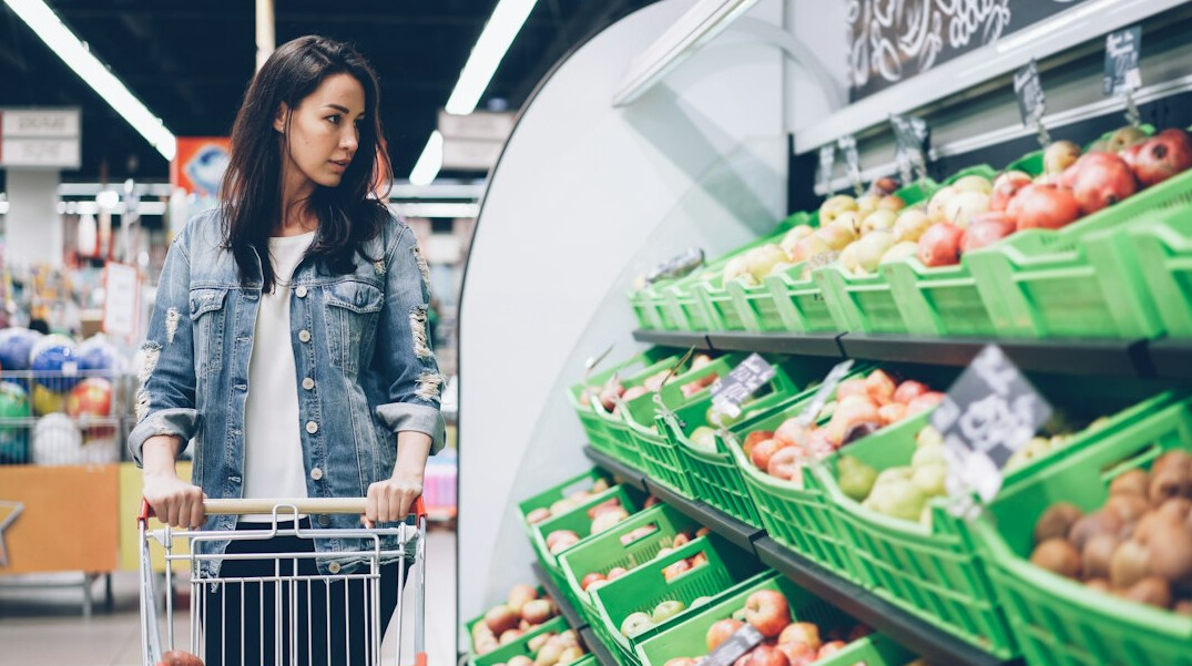 store detective in supermarket