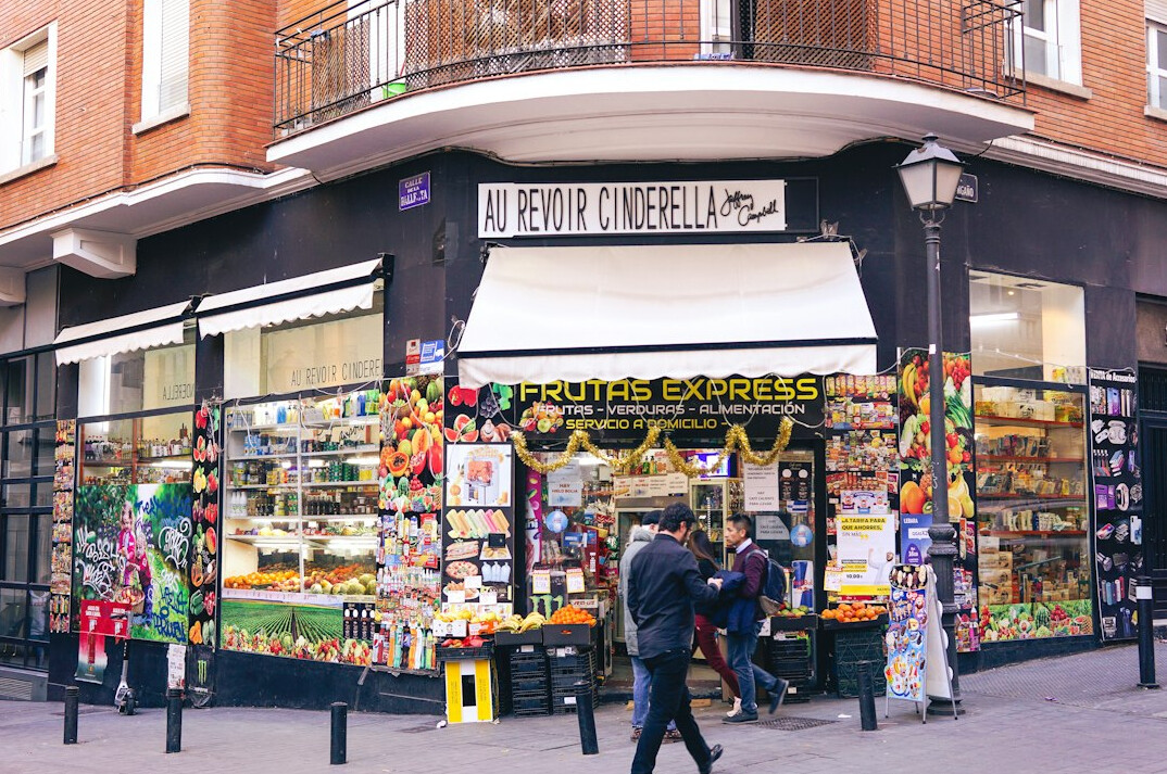 spanish supermarket entrance